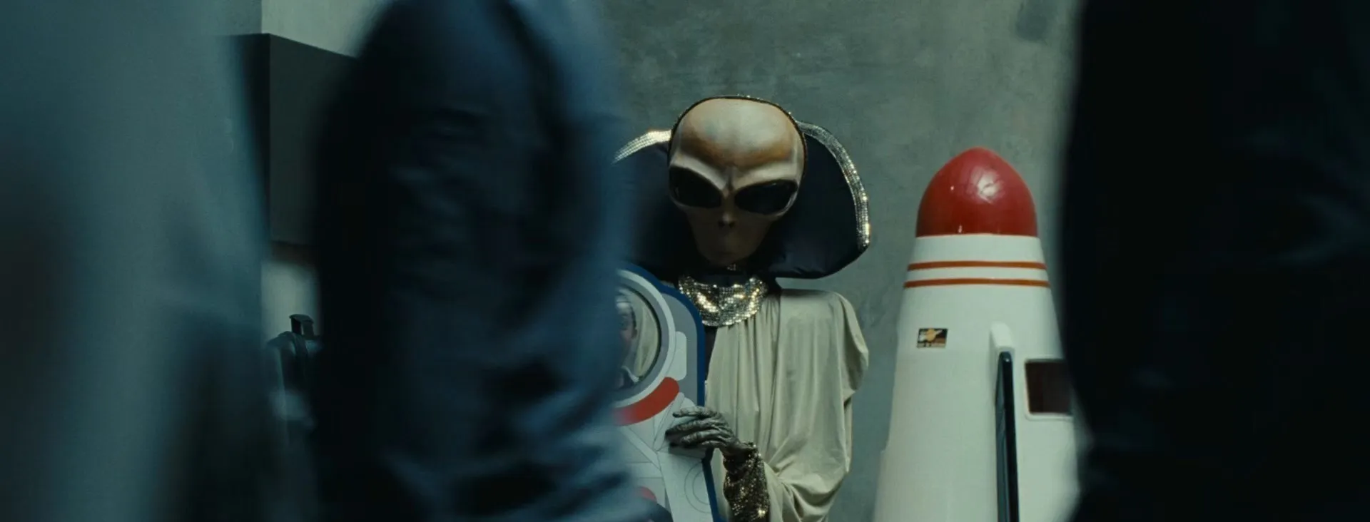 Ad Astra 2019 Hindi – English Dual Audio BluRay 720p – 480p – 1080p screenshot 2