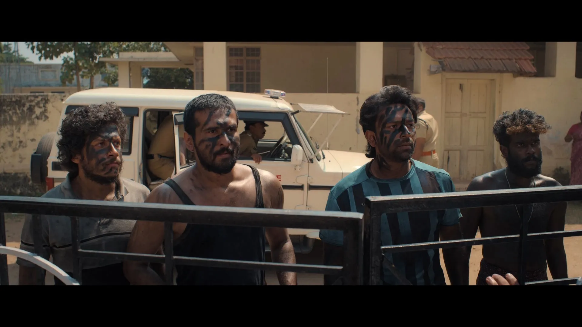Balti 2026 Hindi – Malayalam Dual Audio WEB-DL 720p – 480p – 1080p screenshot 5
