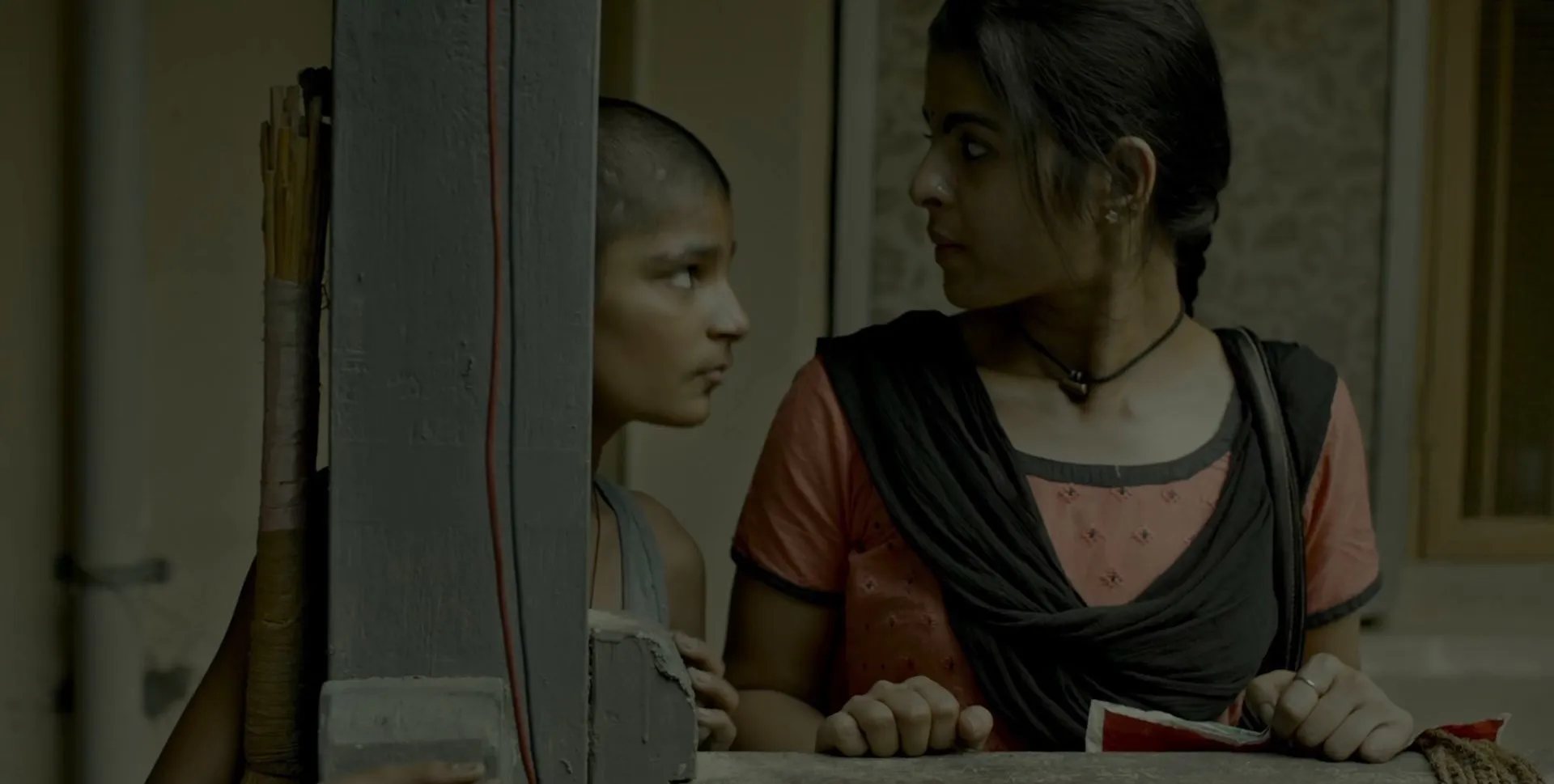 Bhonsle 2018 Hindi Dual Audio WEB-DL 720p – 480p – 1080p screenshot 3