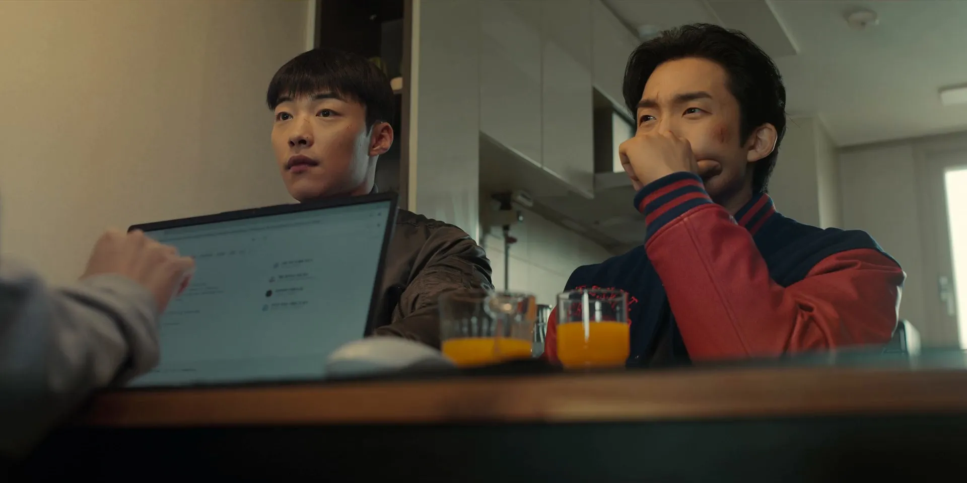 Bloodhounds 2026 Season 2 Hindi – English Audio WEB-DL 720p – 1080p [ALL EPISODES] screenshot 2