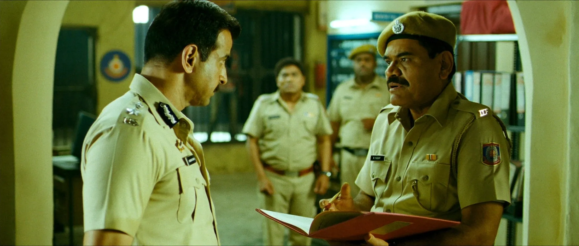 Boss 2013 Hindi Dual Audio WEB-DL 720p – 480p- 1080p screenshot 3