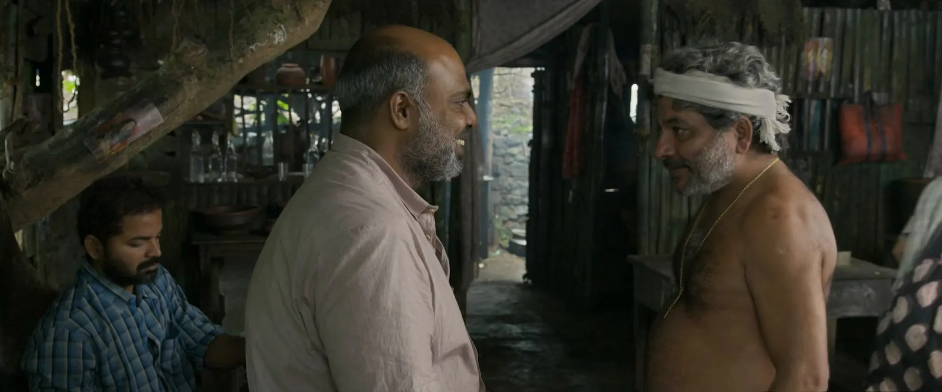 Churuli 2021 Hindi – Malayalam Dual Audio WEB-DL 720p – 480p – 1080p screenshot 1