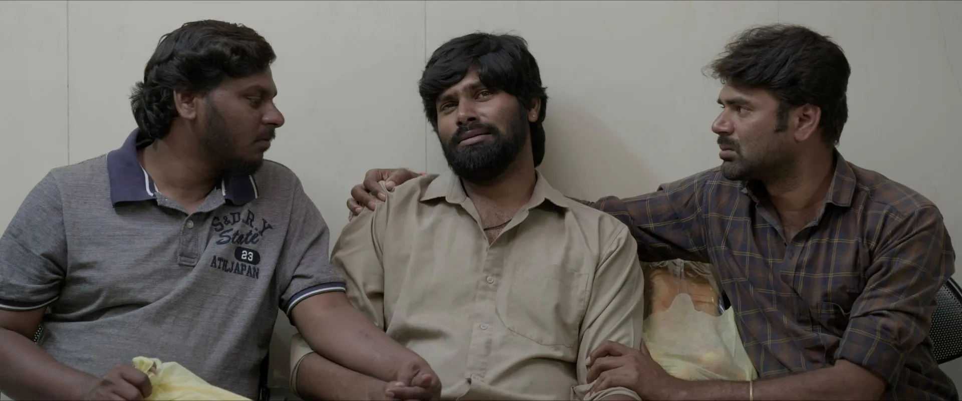 Cocoons 2026 Hindi – Telugu Dual Audio WEB-DL 720p – 480p – 1080p screenshot 5