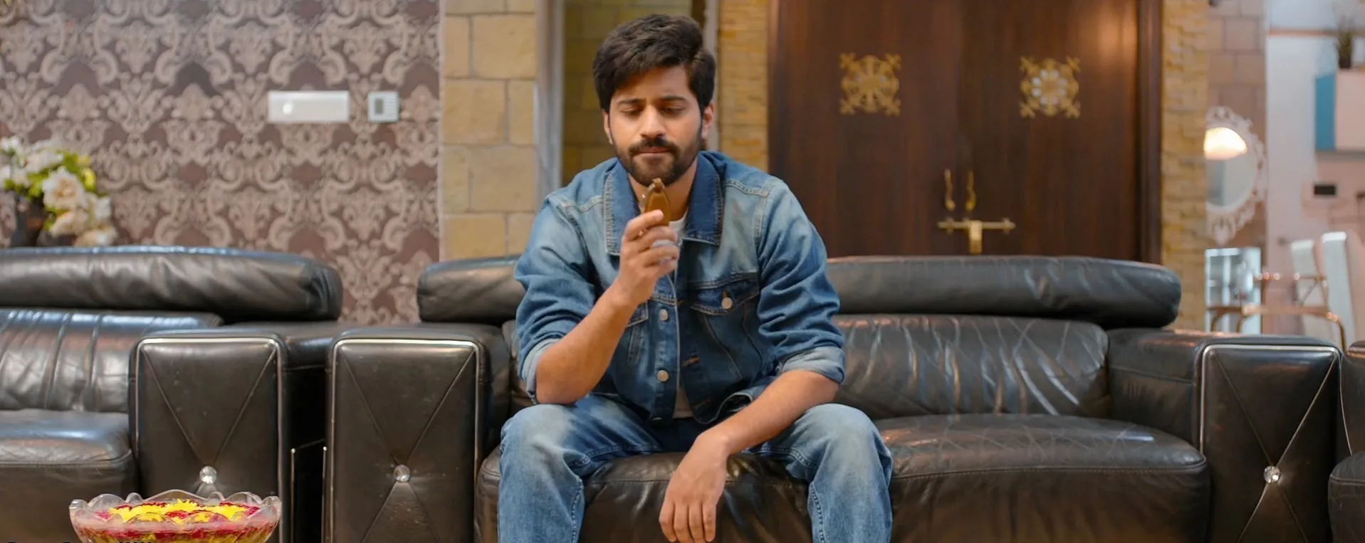 Criminal or Devil 2024 Hindi Dual Audio WEBRip 720p – 480p – 1080p screenshot 2