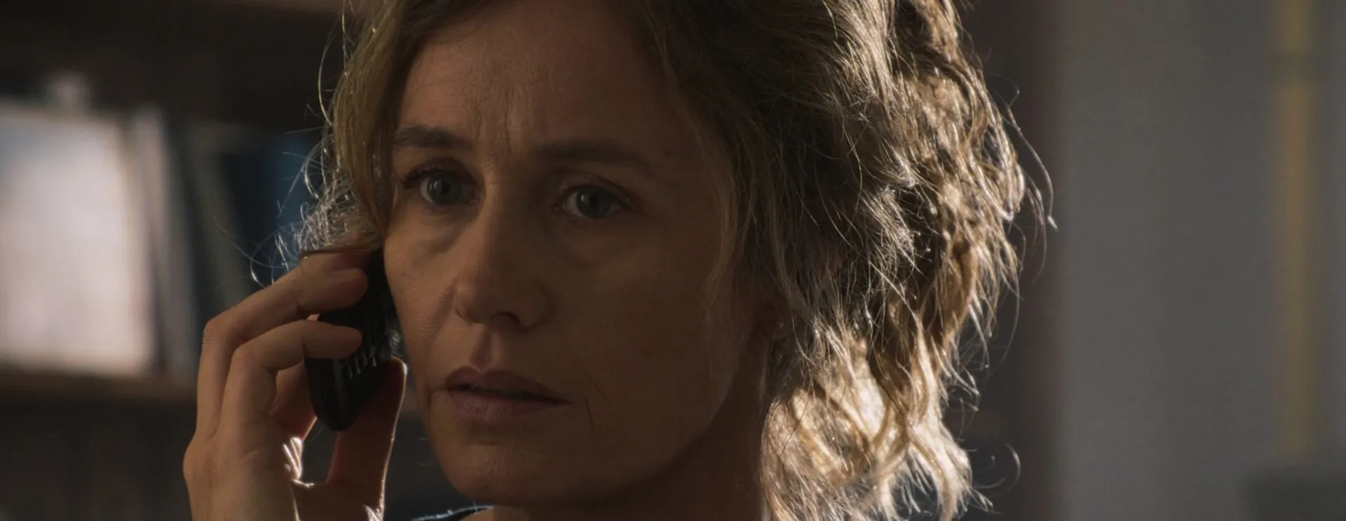Dalloway aka The Residence 2025 Hindi – French Dual Audio WEB-DL 720p – 480p – 1080p screenshot 5