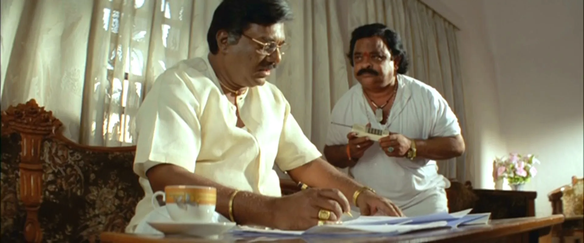 Dum (Happy) 2006 Hindi – Telugu Dual Audio WEB-DL 720p – 480p – 1080p screenshot 1