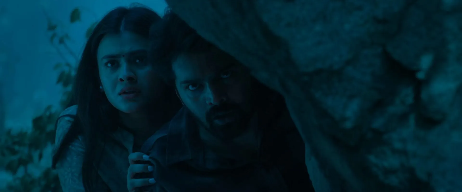 Eesha 2025 Hindi Dual Audio WEB-DL 720p – 480p – 1080p screenshot 3