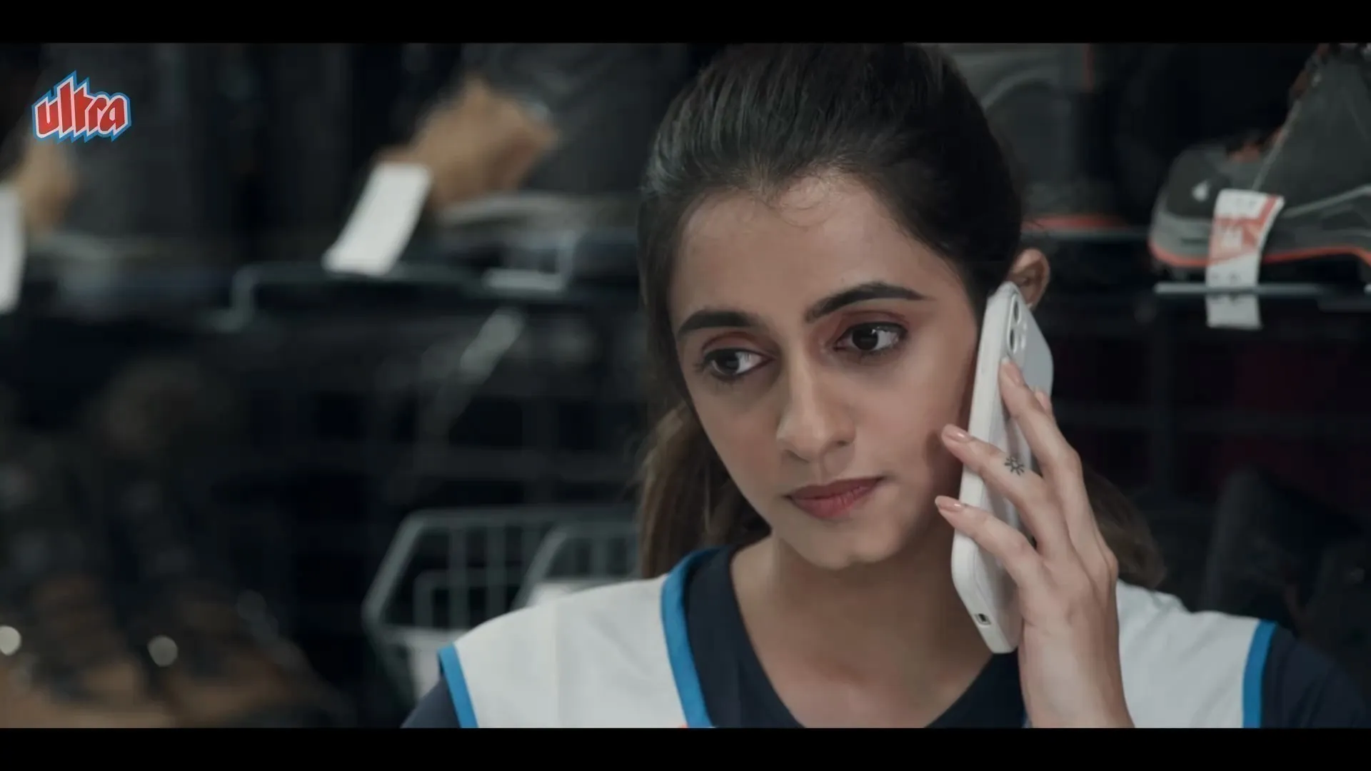 Emoji – It’s Complicated 2026 Marathi Dual Audio WEB-DL 720p – 1080p screenshot 2
