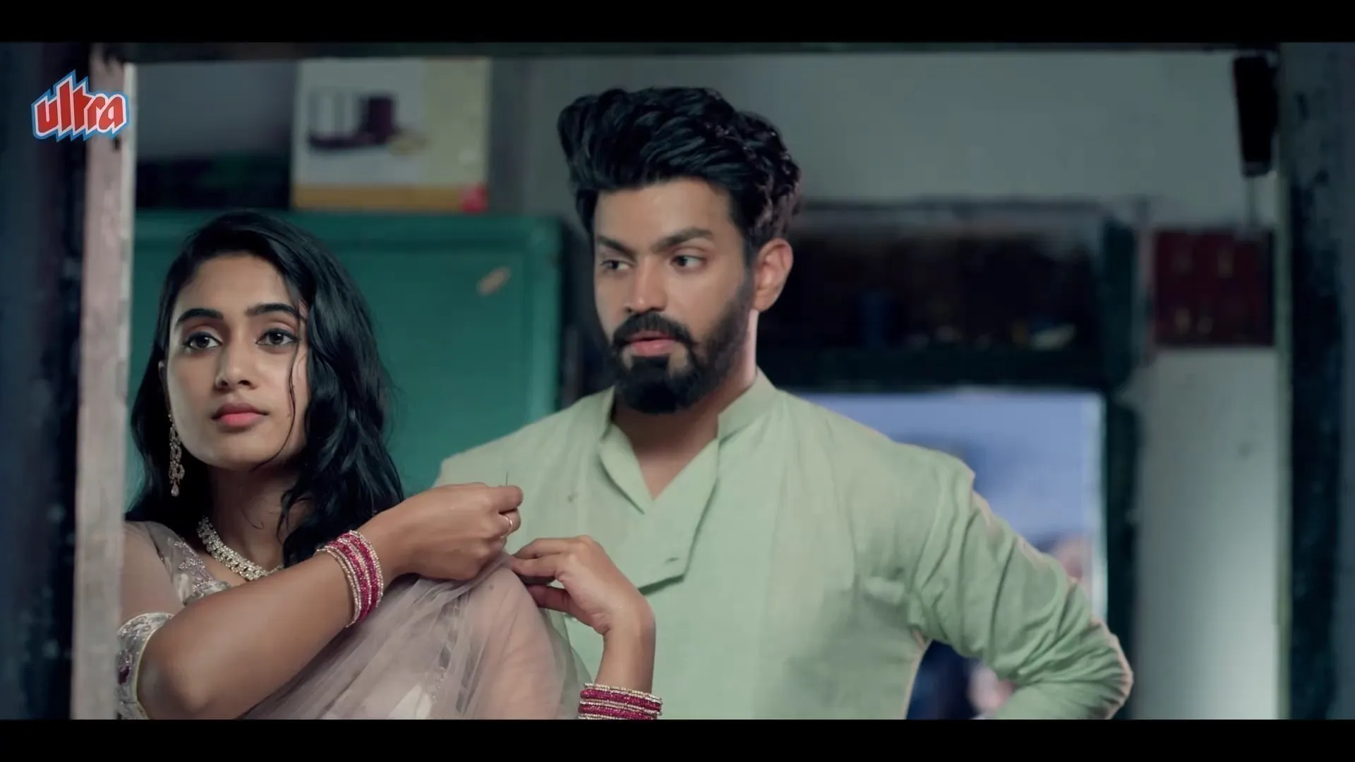 Emoji – It’s Complicated 2026 Marathi Dual Audio WEB-DL 720p – 1080p screenshot 5