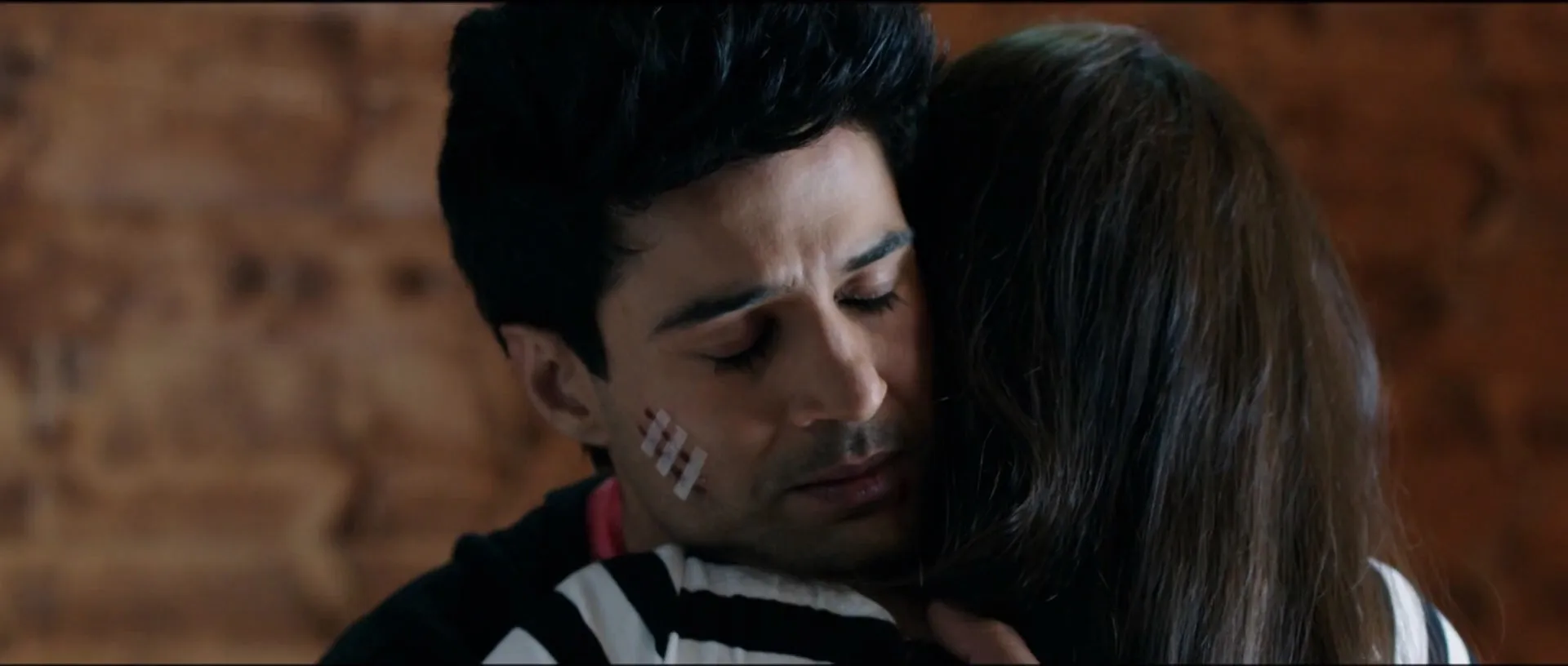Fever 2016 Hindi Dual Audio WEB-DL 720p – 480p – 1080p screenshot 3