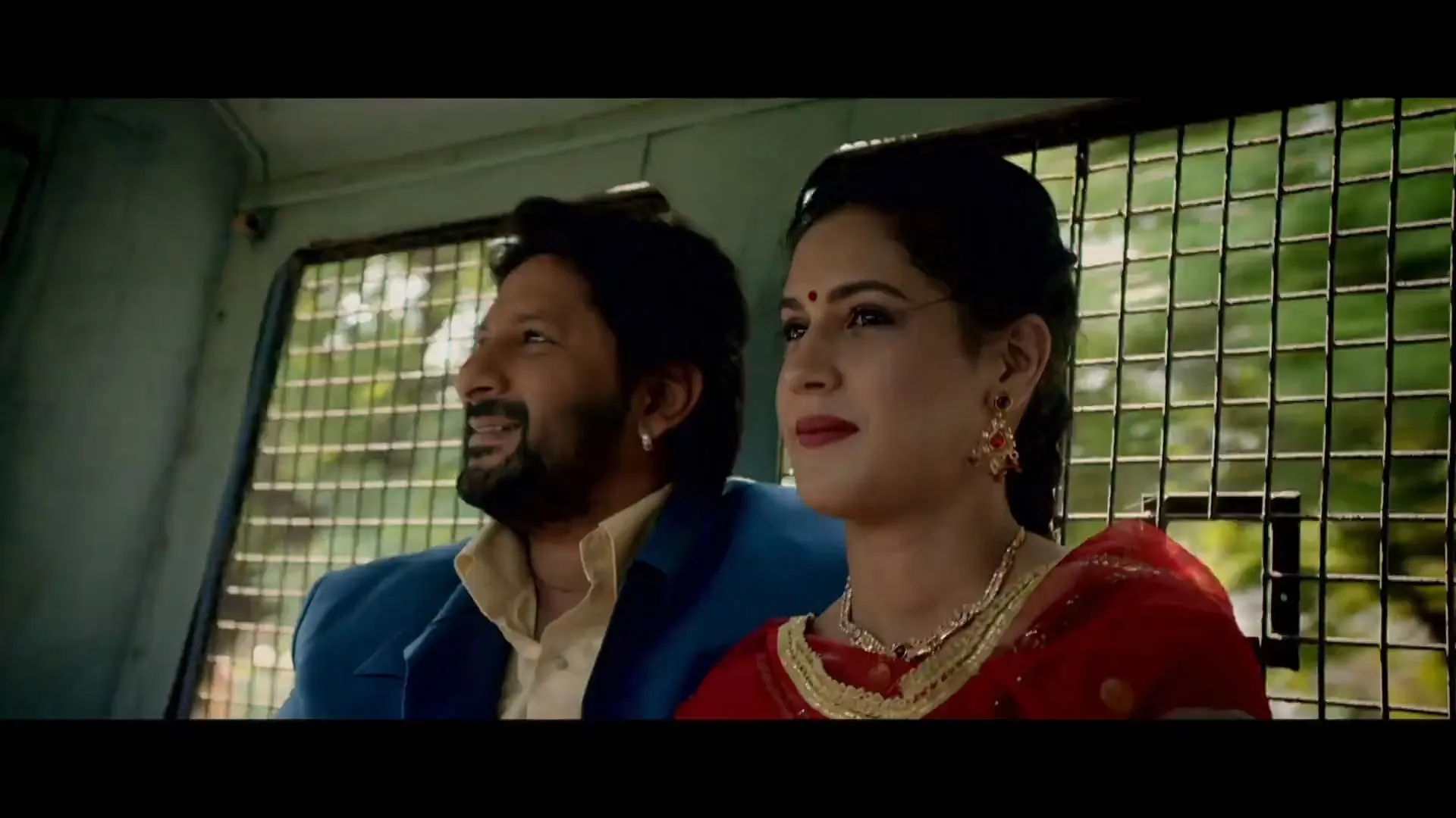 Guddu Rangeela 2015 Hindi Dual Audio WEB-DL 720p – 480p – 1080p screenshot 3