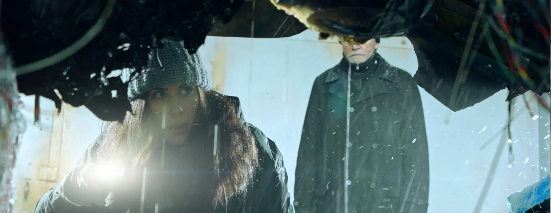 Harbinger Down 2015 Hindi Dual Audio WEB-DL 720p – 480p – 1080p screenshot 1