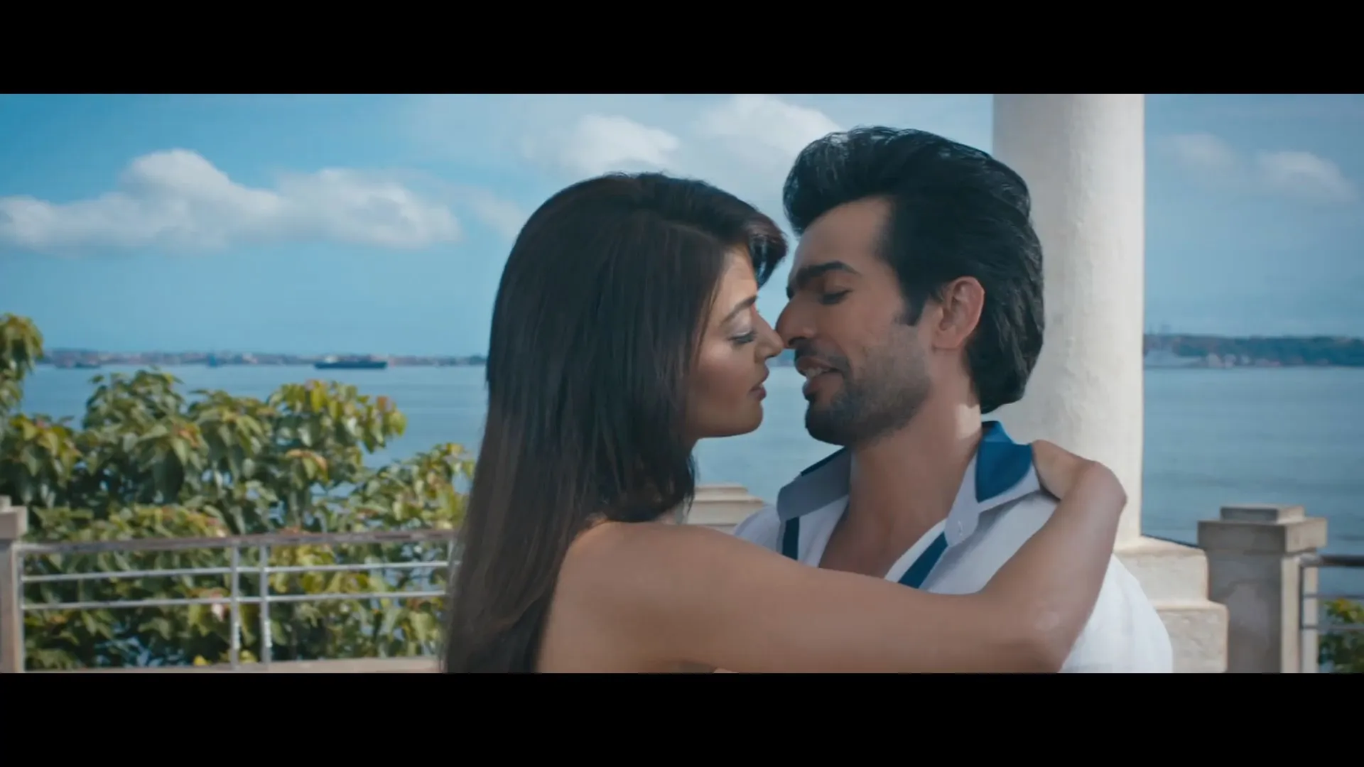 Hate Story 2 2014 Hindi Dual Audio WEB-DL 720p – 480p – 1080p screenshot 3