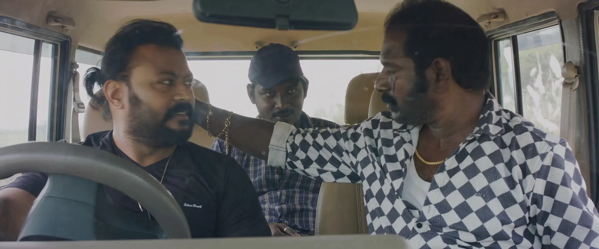 Jora Kaiya Thattunga 2025 Hindi – Tamil Dual Audio WEB-DL 720p – 480p – 1080p screenshot 3