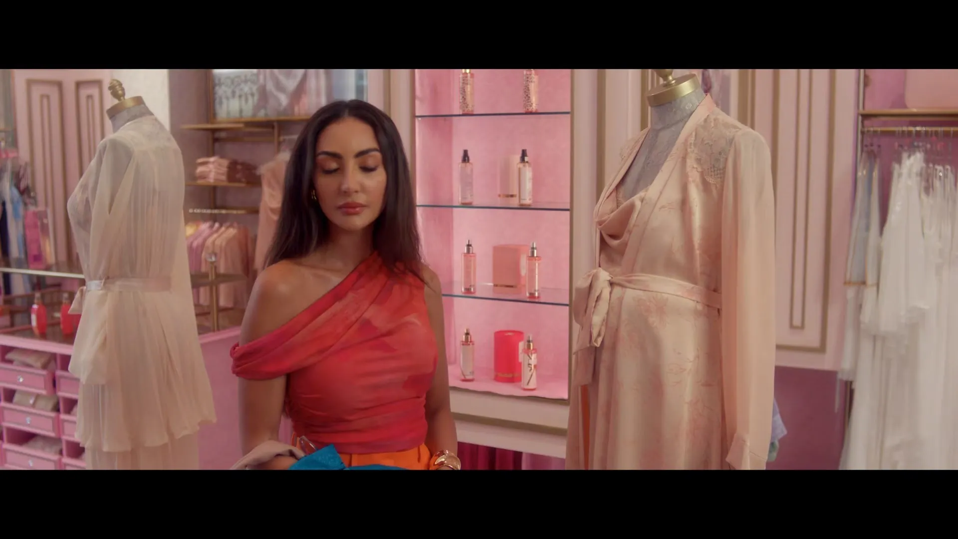 Love in Slow Motion 2026 Hindi Dual Audio WEB-DL 720p – 480p – 1080p screenshot 3
