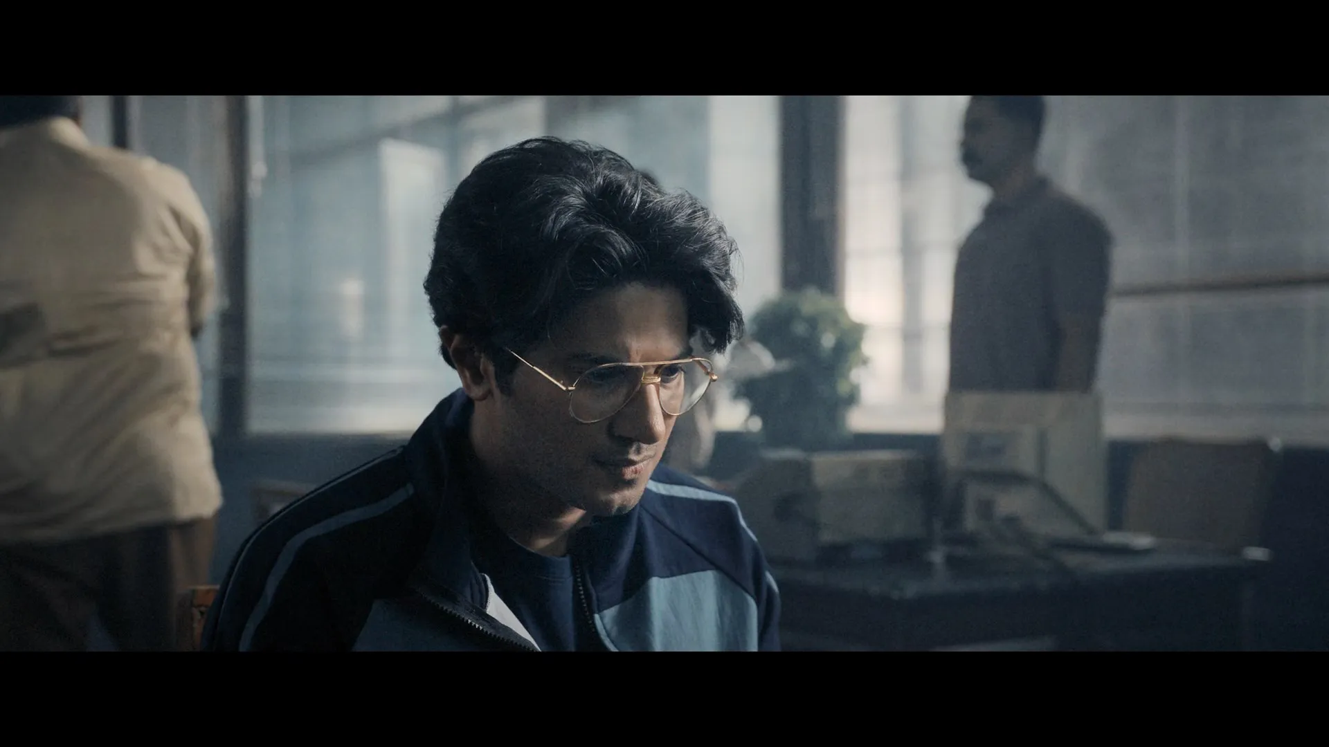 Lucky Baskhar 2024 Hindi – Telugu Dual Audio WEB-DL 720p – 480p – 1080p screenshot 1