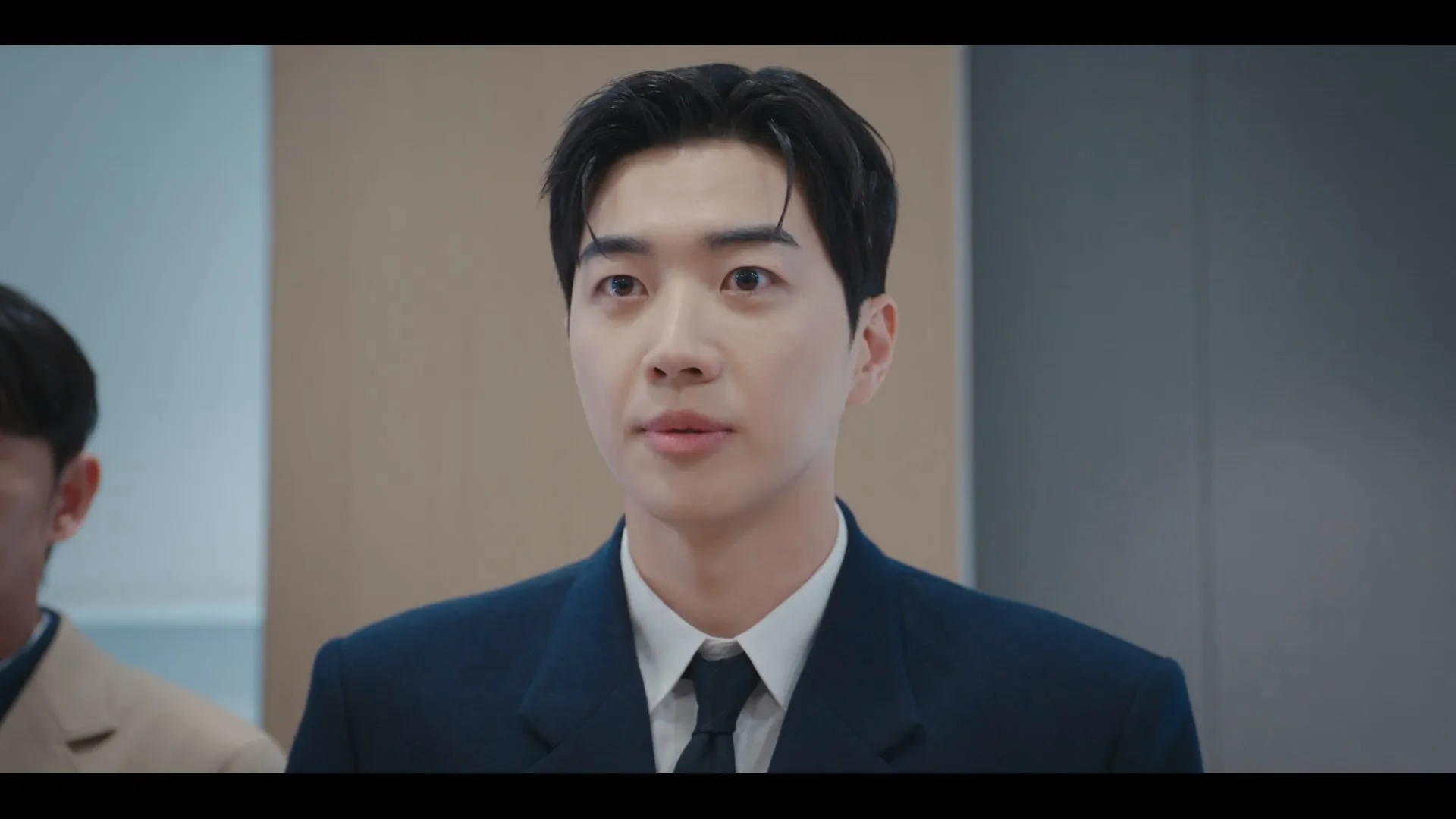 My Bias, My Boss 2026 Season 1 Hindi – Korean Dual Audio WEB-DL 720p – 480p – 1080p [EP – 11 ADDED] screenshot 1