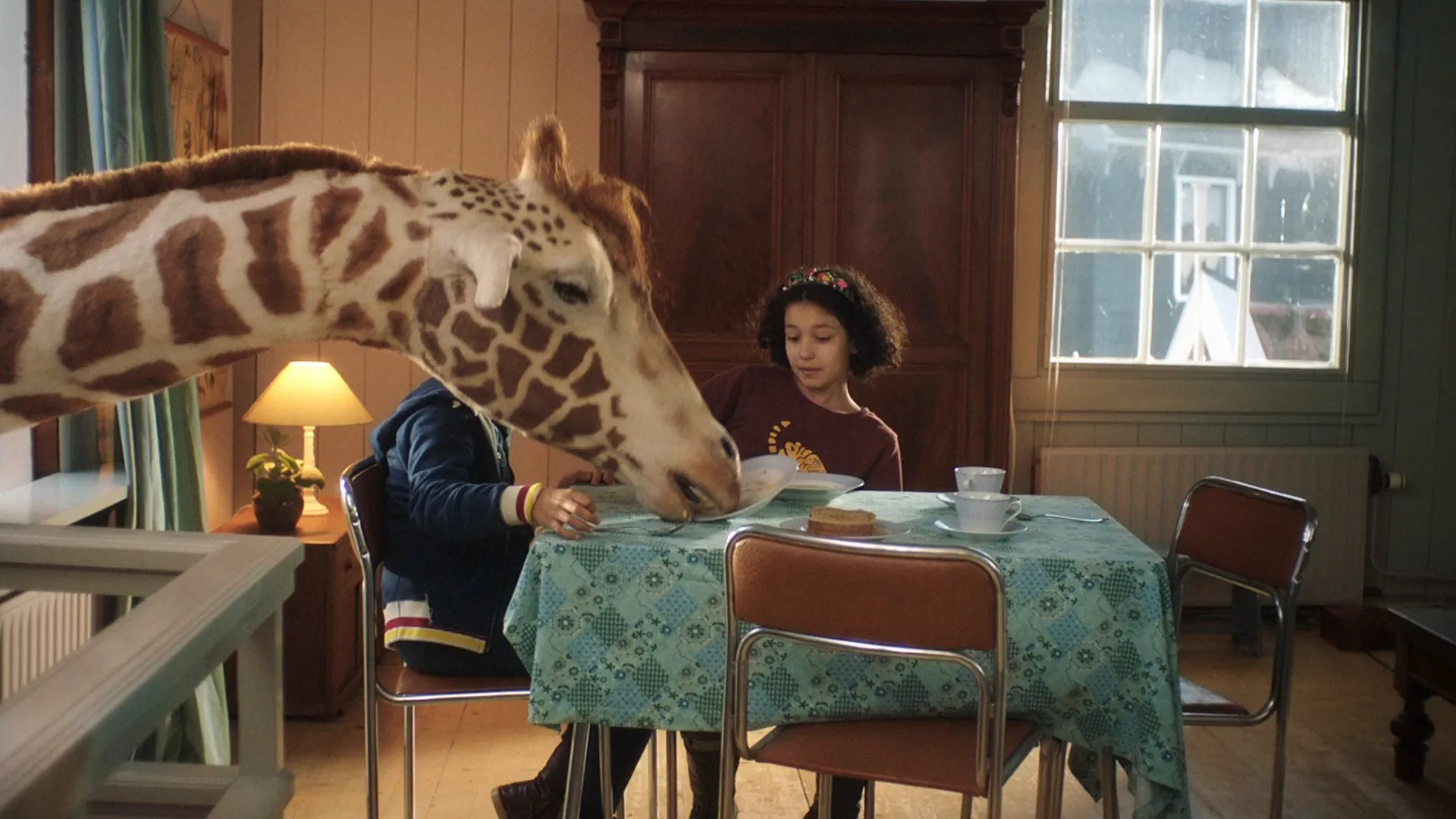My Giraffe 2017 Hindi Dual Audio WEB-DL 720p – 480p – 1080p screenshot 5