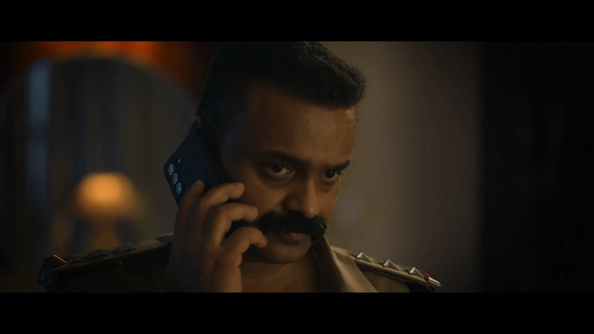 Officer on Duty 2025 Hindi – Malayalam Audio WEB-DL 720p – 480p – 1080p screenshot 5