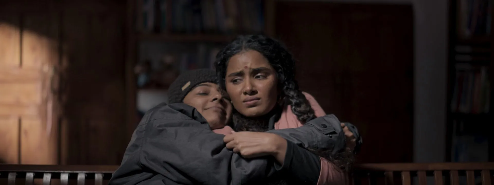 Paradha 2025 Hindi – Telugu Dual Audio WEB-DL 720p – 480p – 1080p screenshot 4