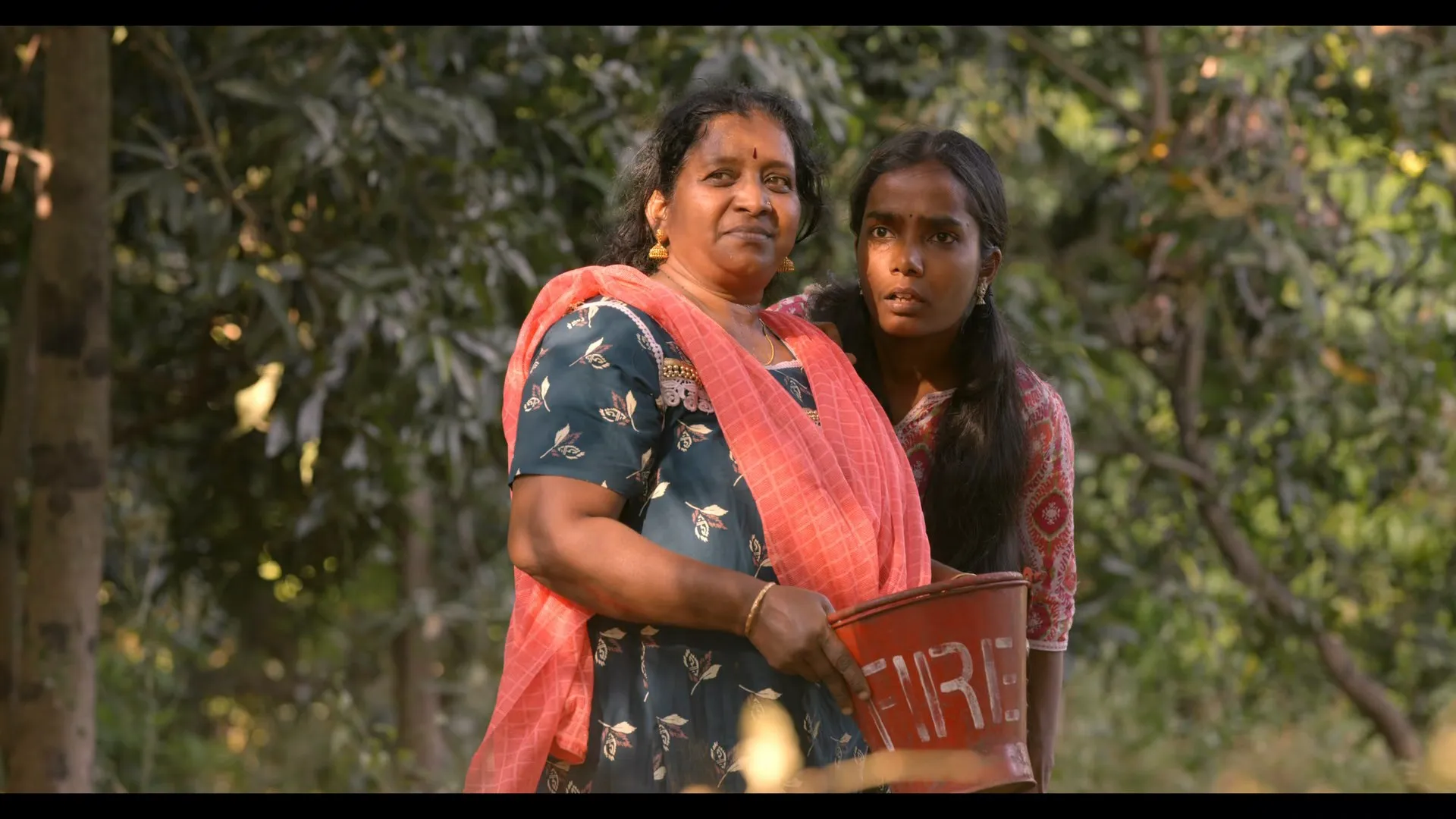 Pennum Porattum 2026 Hindi – Malayalam Audio WEB-DL 720p – 480p – 1080p screenshot 2