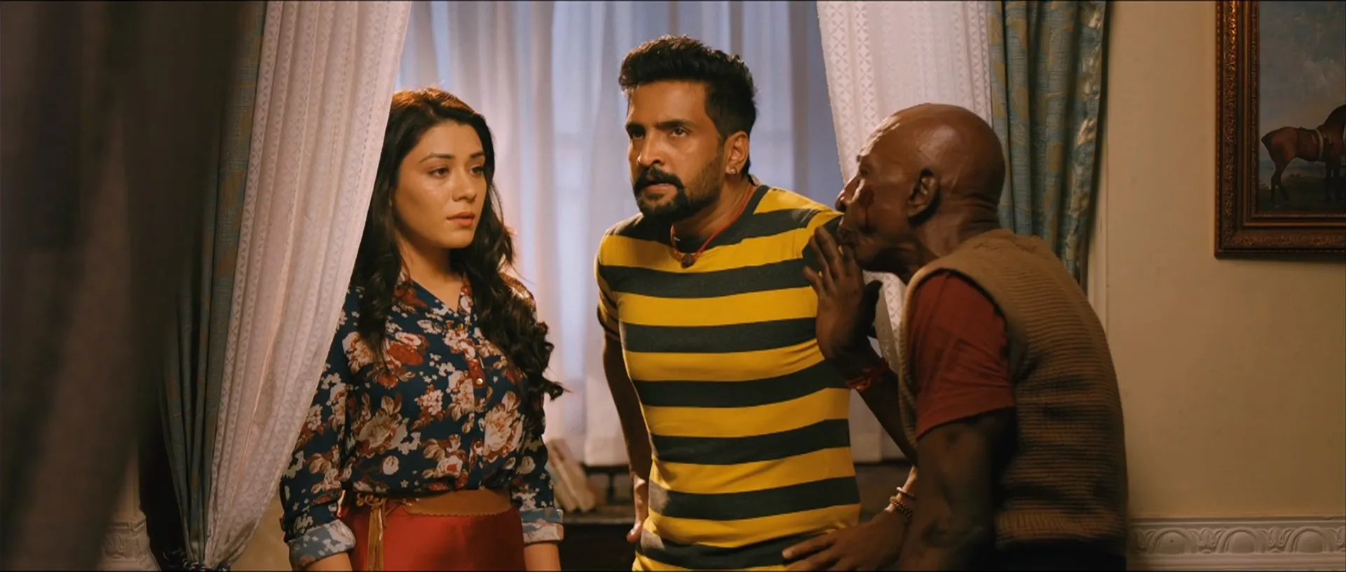 Raj Mahal 3 (Dhilluku Dhuddu) 2016 Hindi – Tamil Dual Audio WEB-DL 720p – 480p – 1080p screenshot 4