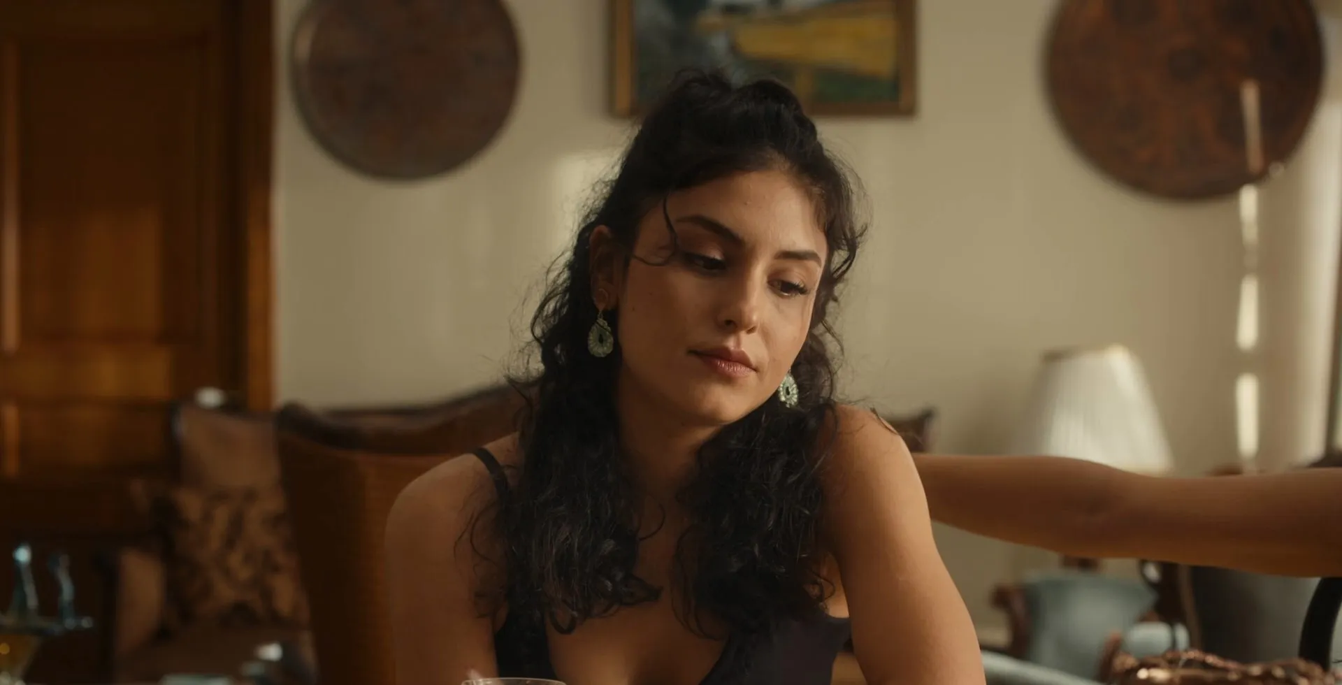 Sultana 2026 Hindi – Turkish Dual Audio WEB-DL 720p – 480p – 1080p screenshot 1