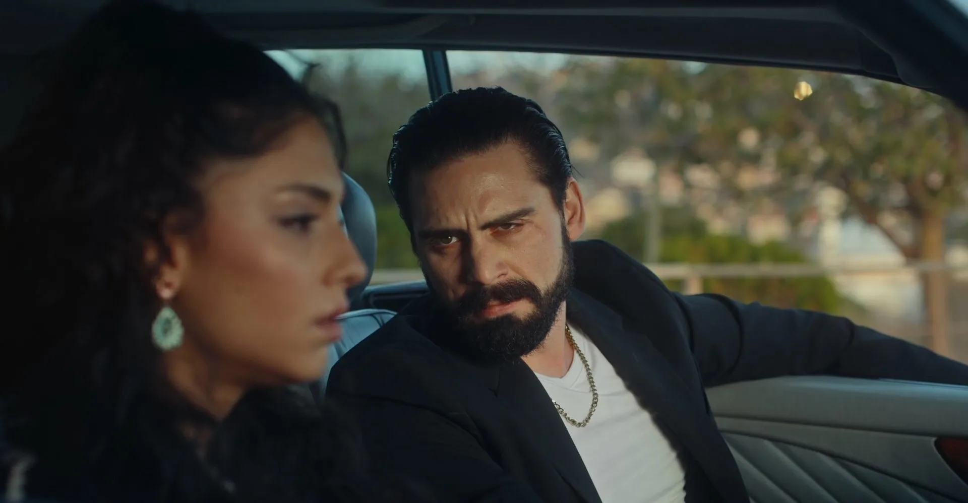 Sultana 2026 Hindi – Turkish Dual Audio WEB-DL 720p – 480p – 1080p screenshot 5