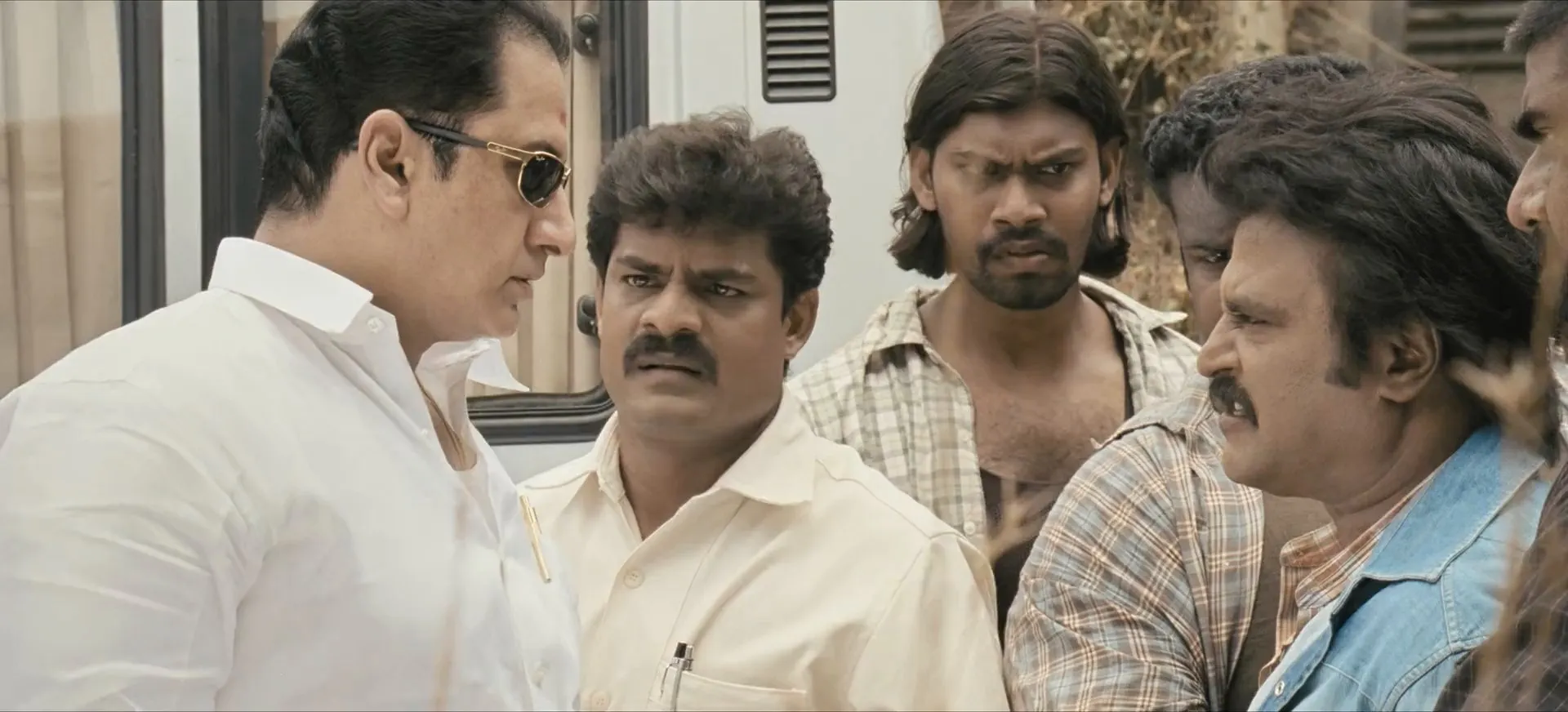 Sivaji: The Boss 2007 Hindi – Tamil Dual Audio WEB-DL 720p – 480p – 1080p screenshot 4