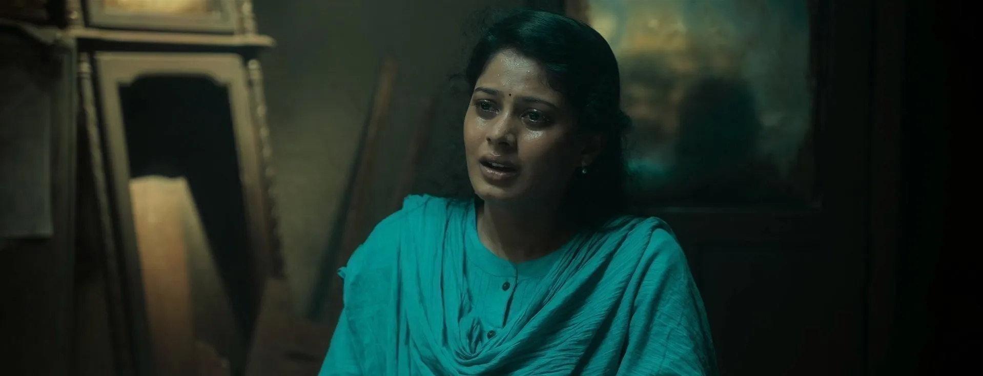Ten Hours 2025 Hindi – Tamil Dual Audio WEB-DL 720p – 480p – 1080p screenshot 2