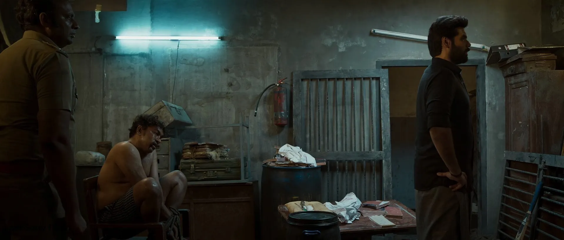 Ten Hours 2025 Hindi – Tamil Dual Audio WEB-DL 720p – 480p – 1080p screenshot 4