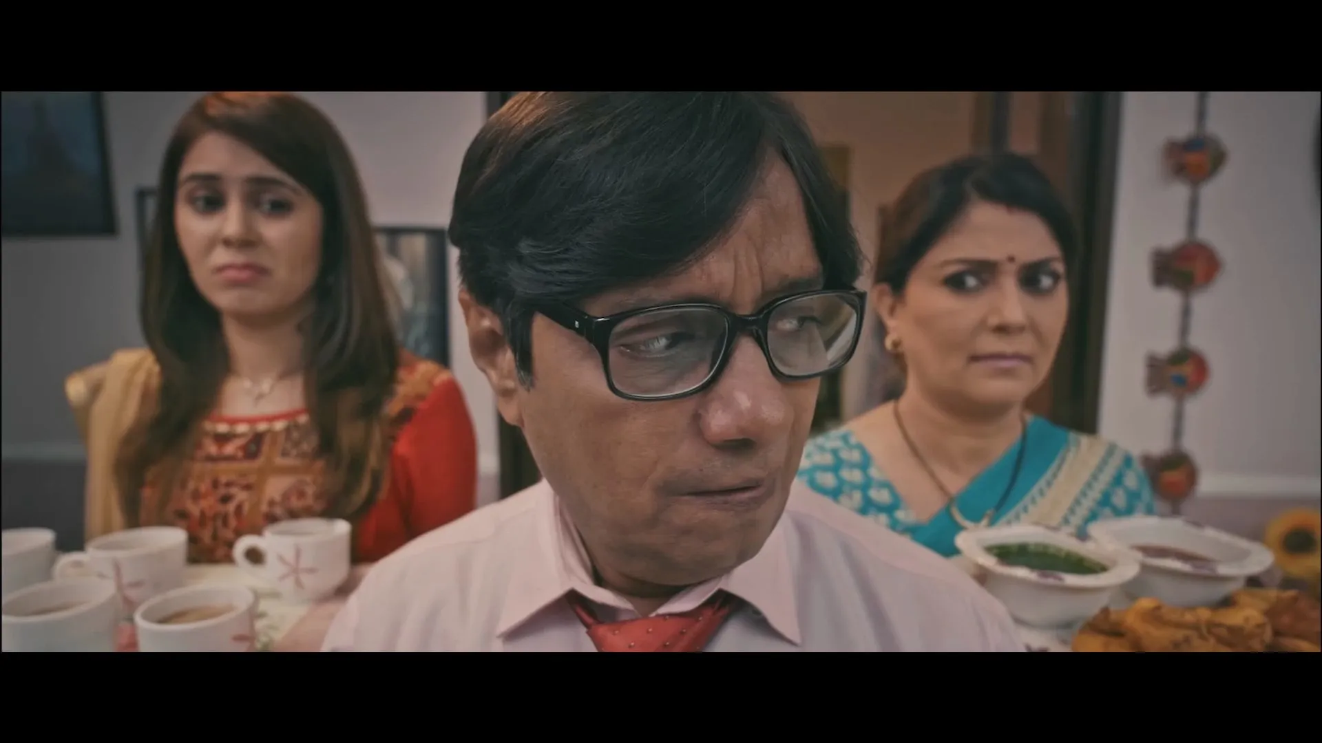 The Aam Aadmi Family 2019 Season 3 Hindi Audio WEB-DL 720p – 480p – 1080p [ALL EPISODES] (2016) screenshot 3