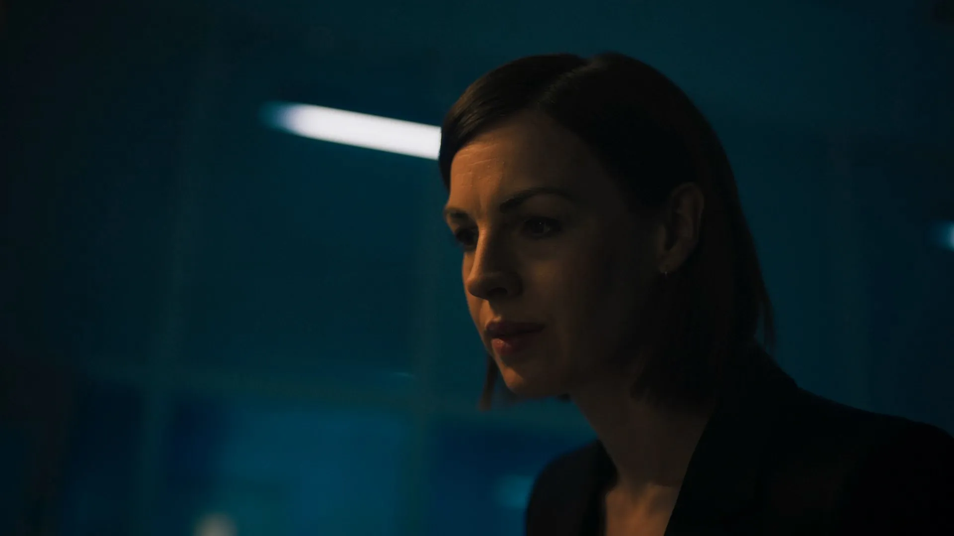 The Devil’s Hour 2024 Season 02 Hindi – English Audio WEB-DL 720p – 480p – 1080p [ALL EPISODES] screenshot 4
