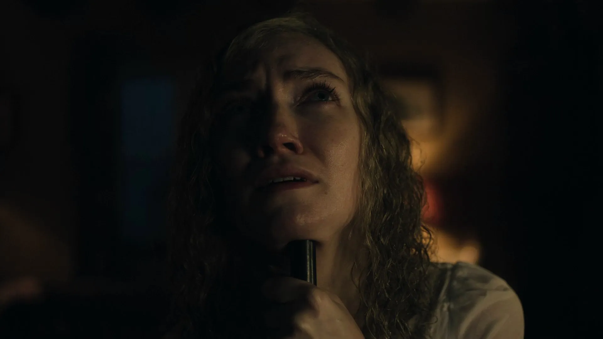 The Devil’s Hour 2024 Season 02 Hindi – English Audio WEB-DL 720p – 480p – 1080p [ALL EPISODES] screenshot 7