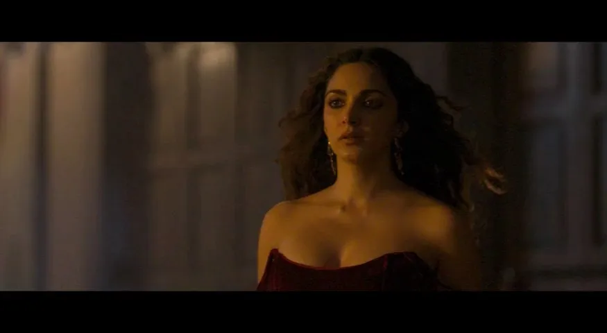 Toxic: A Fairy Tale for Grown-ups 2026 Hindi – Tamil Dual Audio WEB-DL 480p screenshot 3