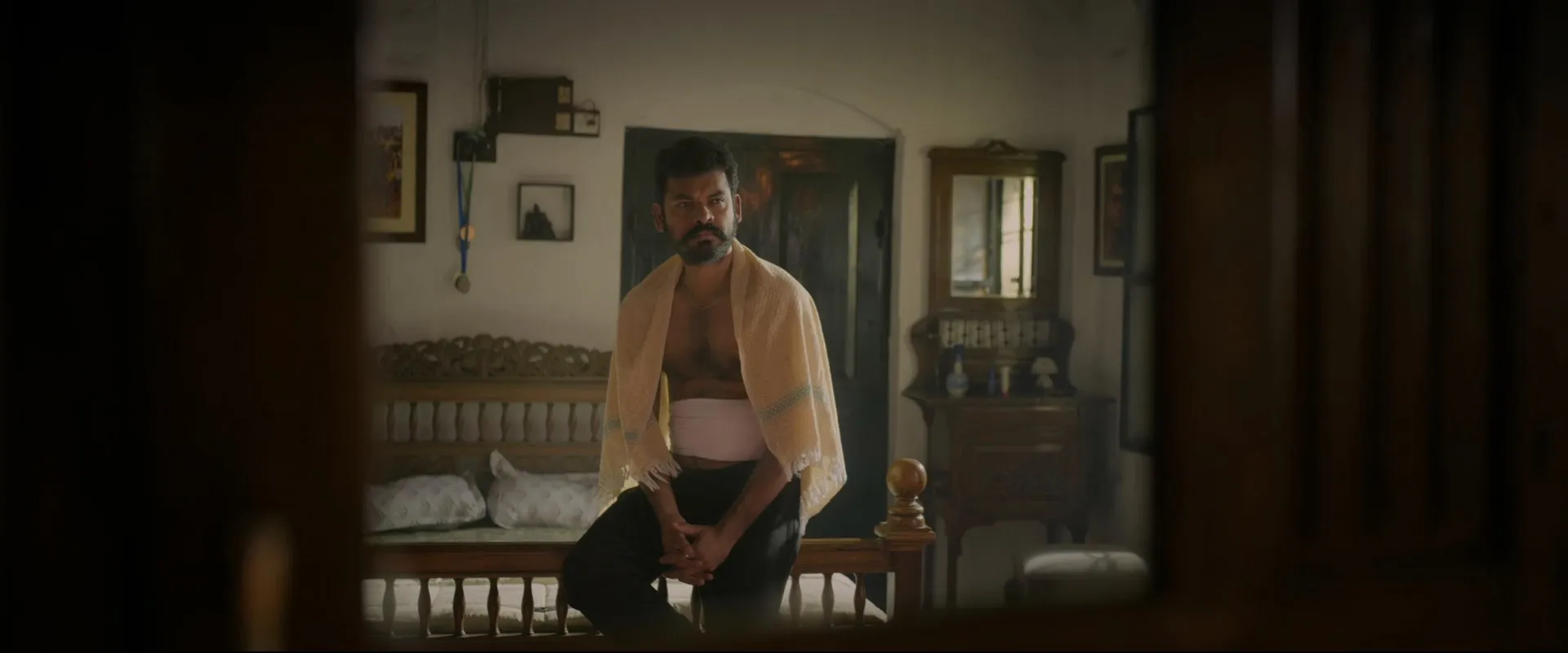 Vadam 2026 Hindi Dual Audio WEB-DL 720p – 480p – 1080p screenshot 5