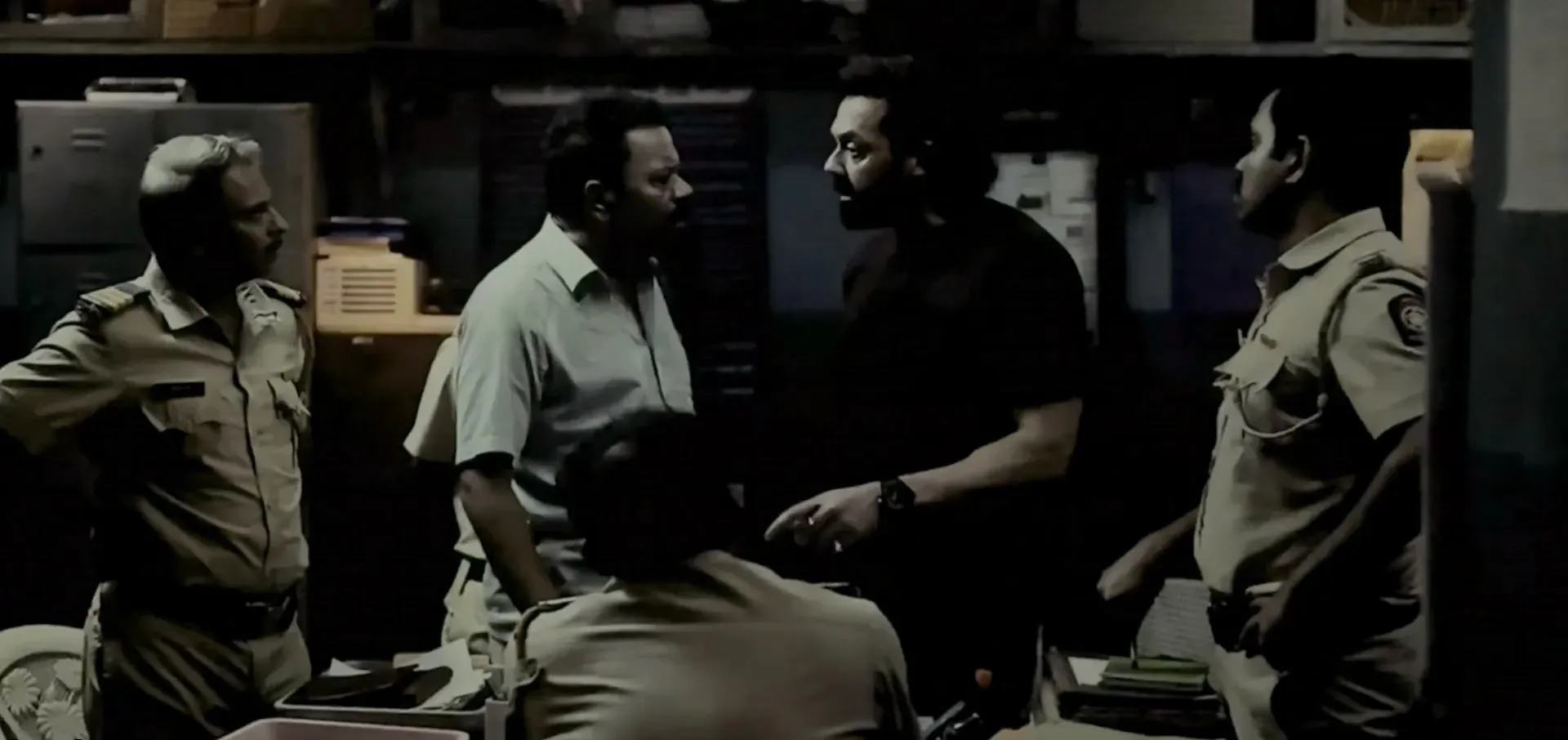 Bandar 2026 Hindi (Clean) Audio HQ HDTC 720p – 480p – 1080p screenshot 5
