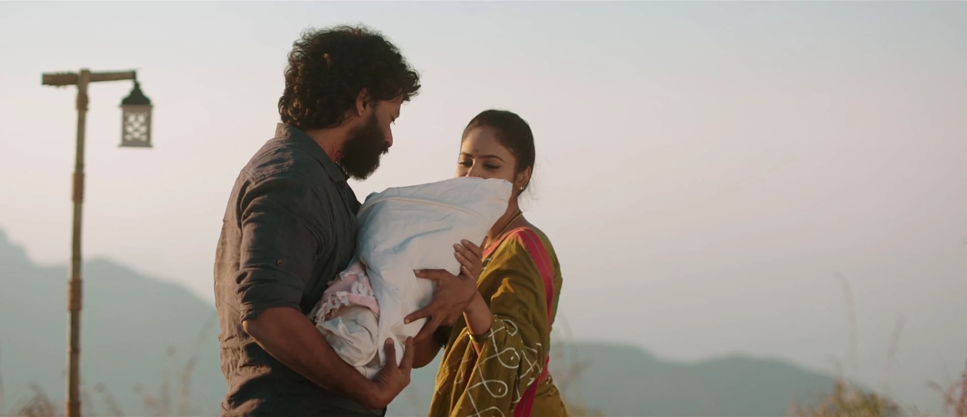 Bluff Master 2018 Hindi Dual Audio WEB-DL 720p – 480p – 1080p screenshot 7