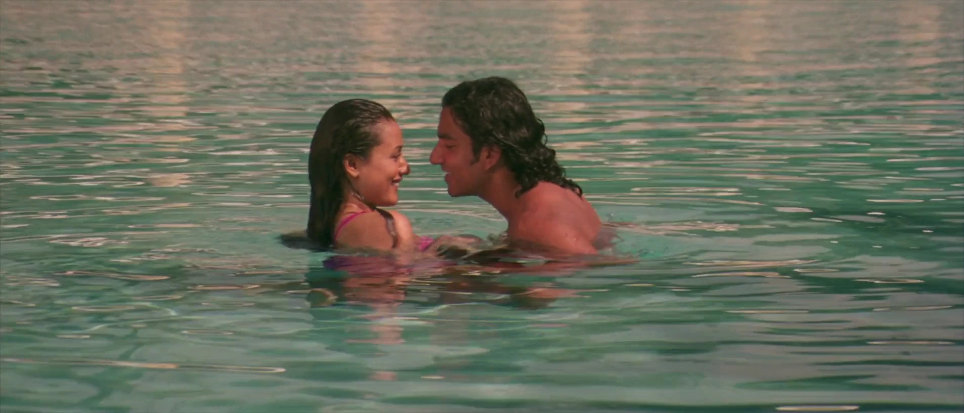 Bride & Prejudice 2004 Hindi Audio WEB-DL 720p – 480p – 1080p screenshot 3