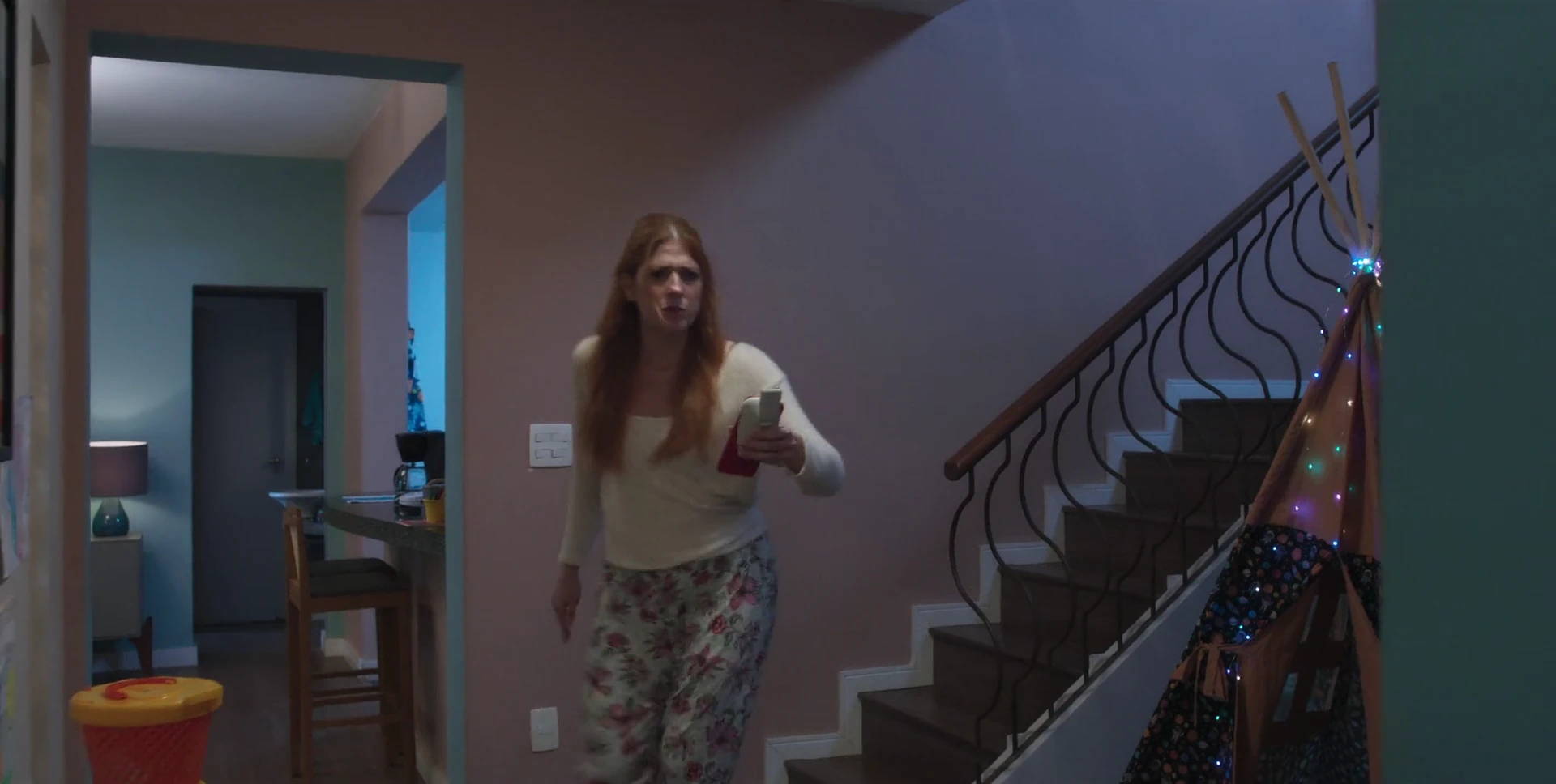 Daddy’s In Trouble 2026 PORTUGUESE Audio WEBRip 720p – 1080p screenshot 3