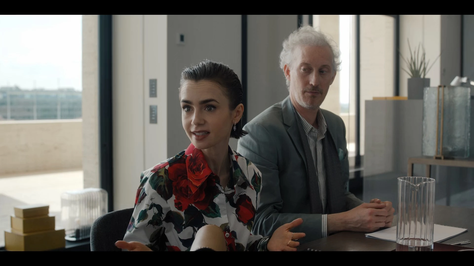 Emily in Paris Season 5 2025 Hindi Dual Audio WEB-DL 720p – 1080p [ALL Episodes] screenshot 2