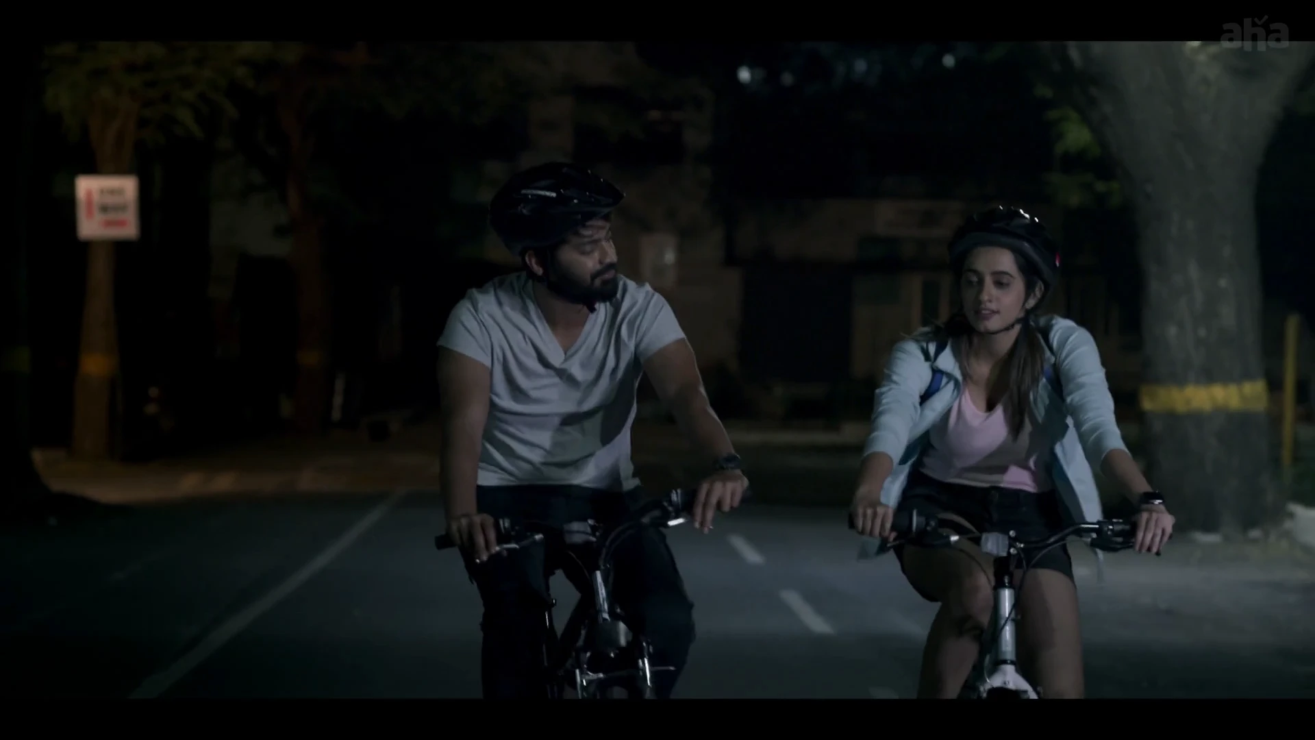 Emoji 2022 Hindi Dual Audio WEB-DL 720p – 480p – 1080p screenshot 1