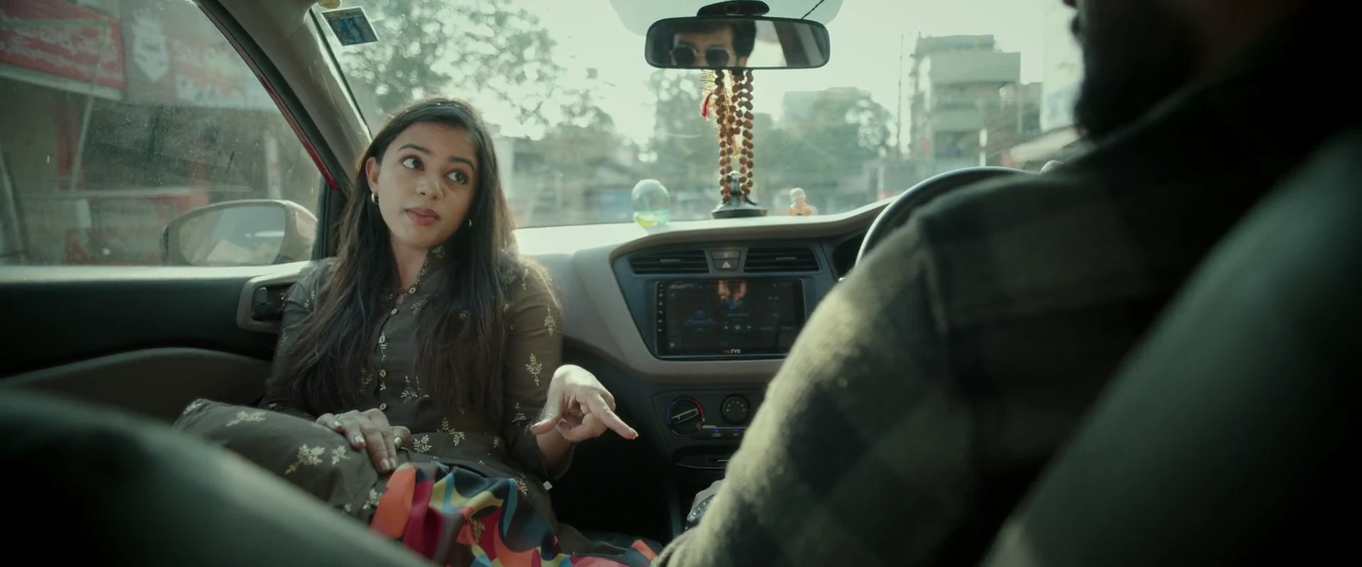 Gedelaraju Kakinada Taluka 2026 Telugu Audio WEBRip 720p – 1080p screenshot 5