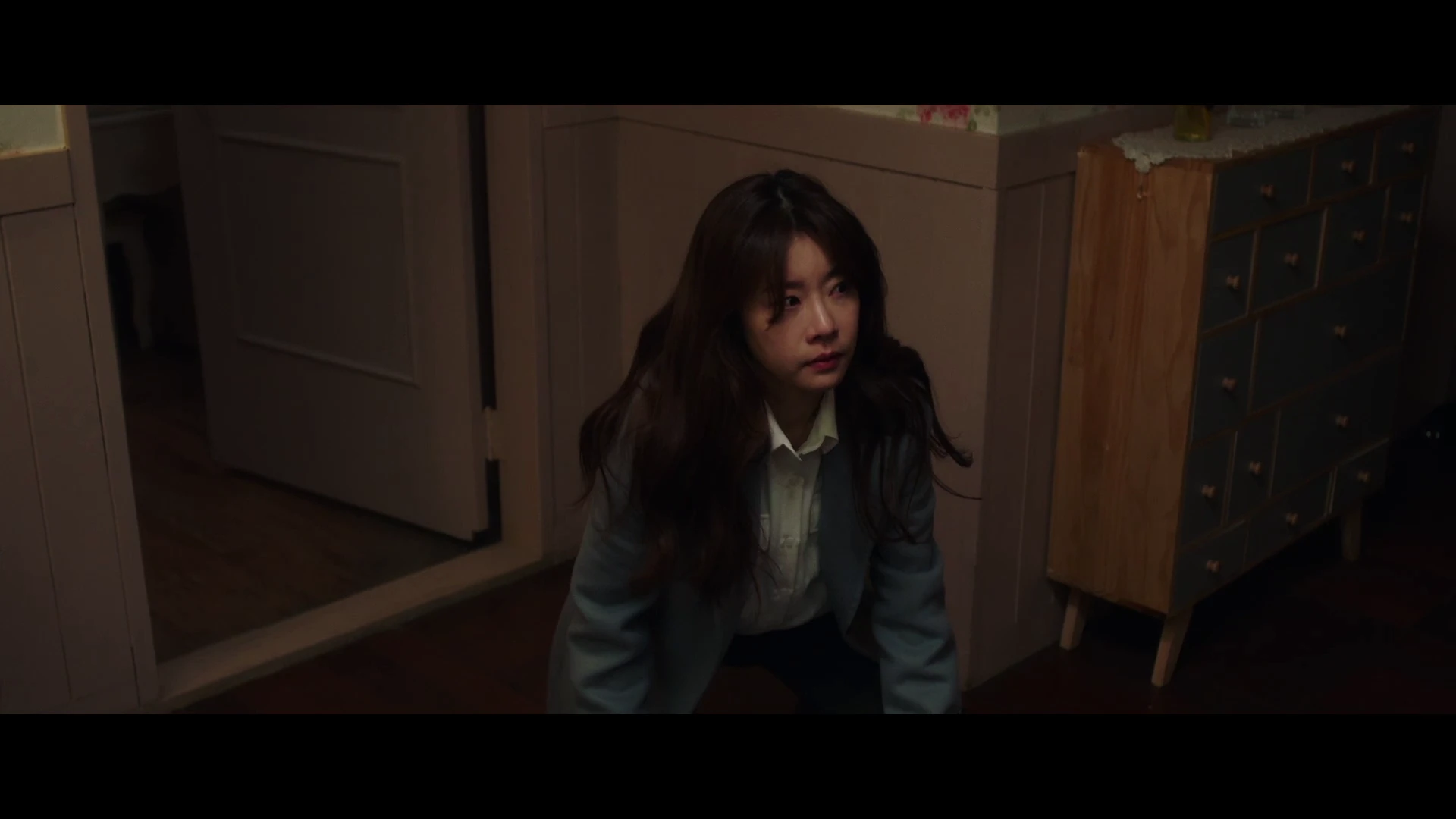 Ghost Mansion 2021 Hindi Dual Audio WEB-DL 720p – 480p – 1080p screenshot 5