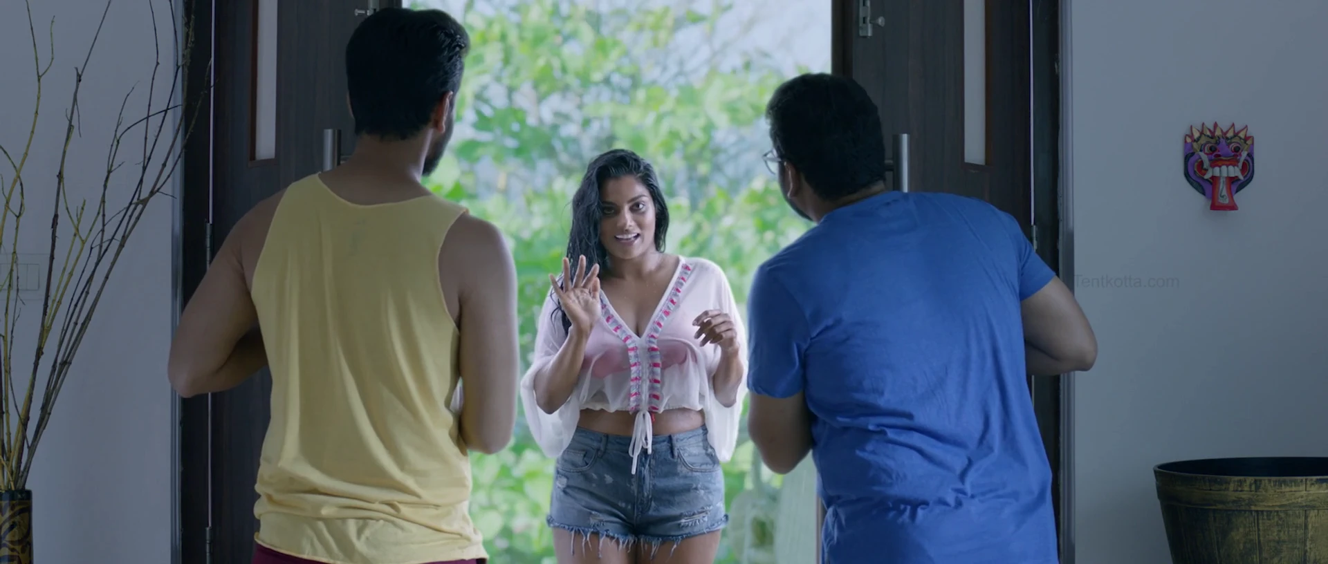 Iruttu Araiyil Murattu Kuthu 2018 Hindi Dual Audio WEB-DL 720p – 480p – 1080p screenshot 4