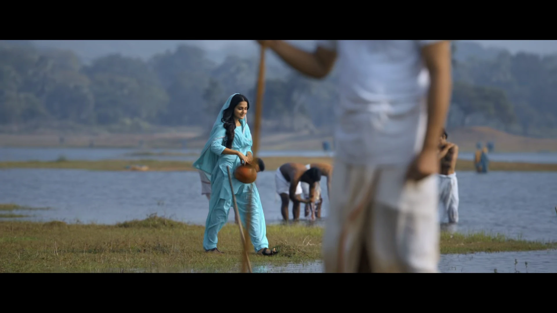 Keu Bole Biplobi, Keu Bole Dakat 2026 Bengali Audio WEB-DL 720p – 480p – 1080p screenshot 5