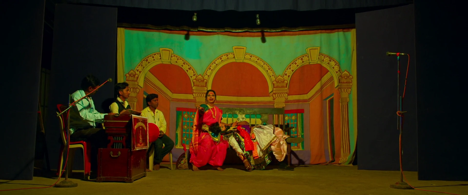 Kurla to Vengurla 2025 Marathi Audio WEB-DL 720p – 480p – 1080p screenshot 2