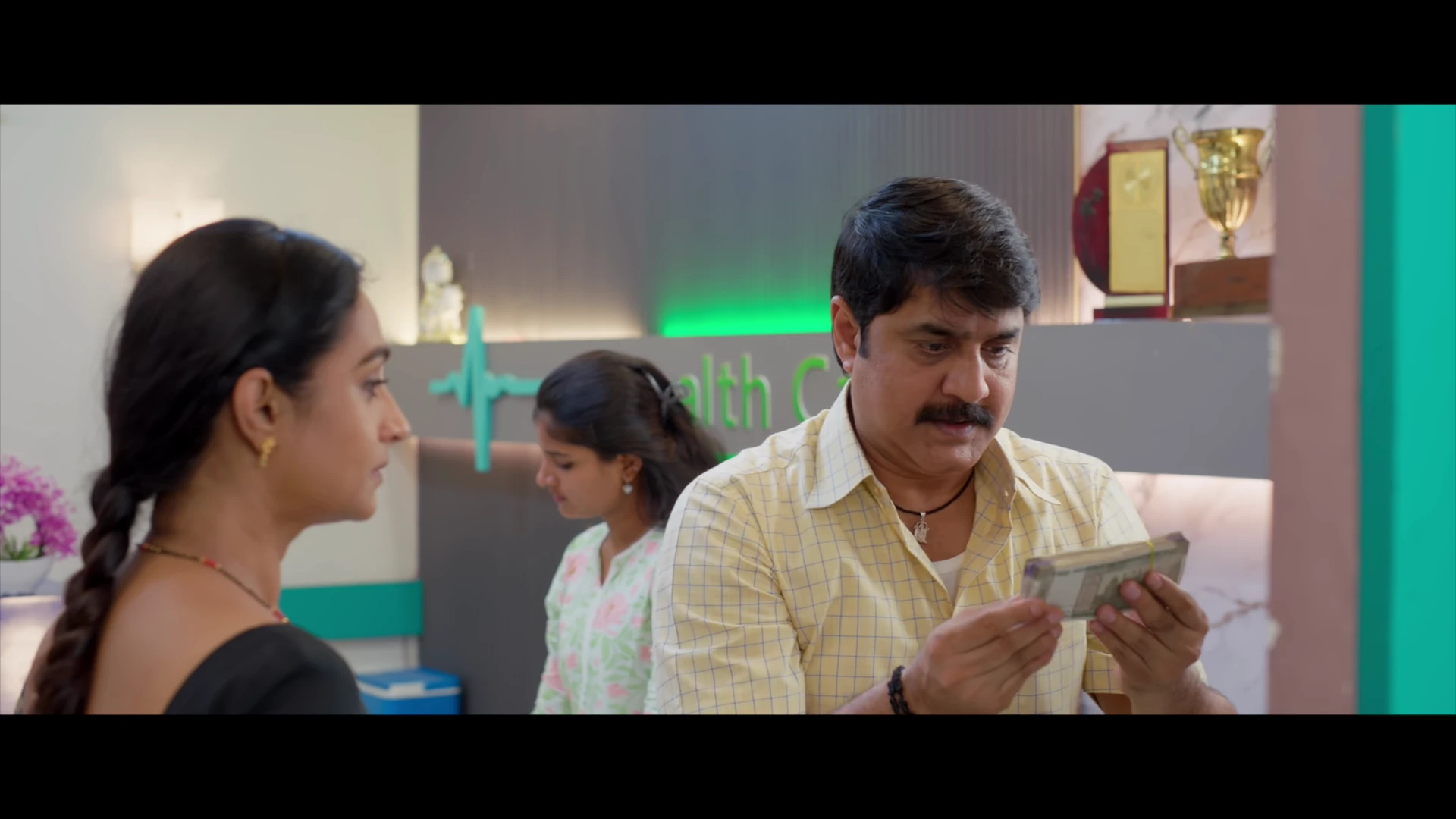 Mister Middle Class 2026 Tamil Multi Audio WEB-DL 720p – 1080p screenshot 3