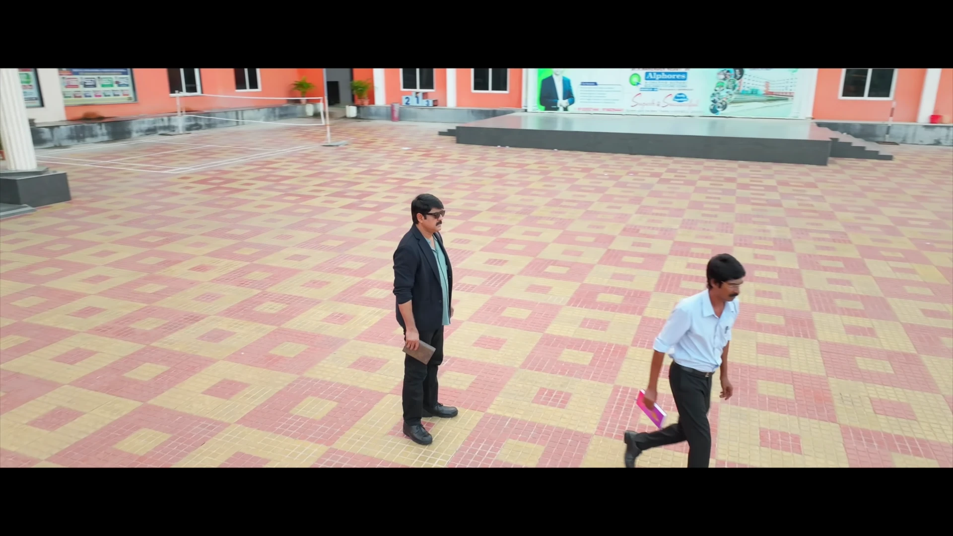 Mister Middle Class 2026 Tamil Multi Audio WEB-DL 720p – 1080p screenshot 9