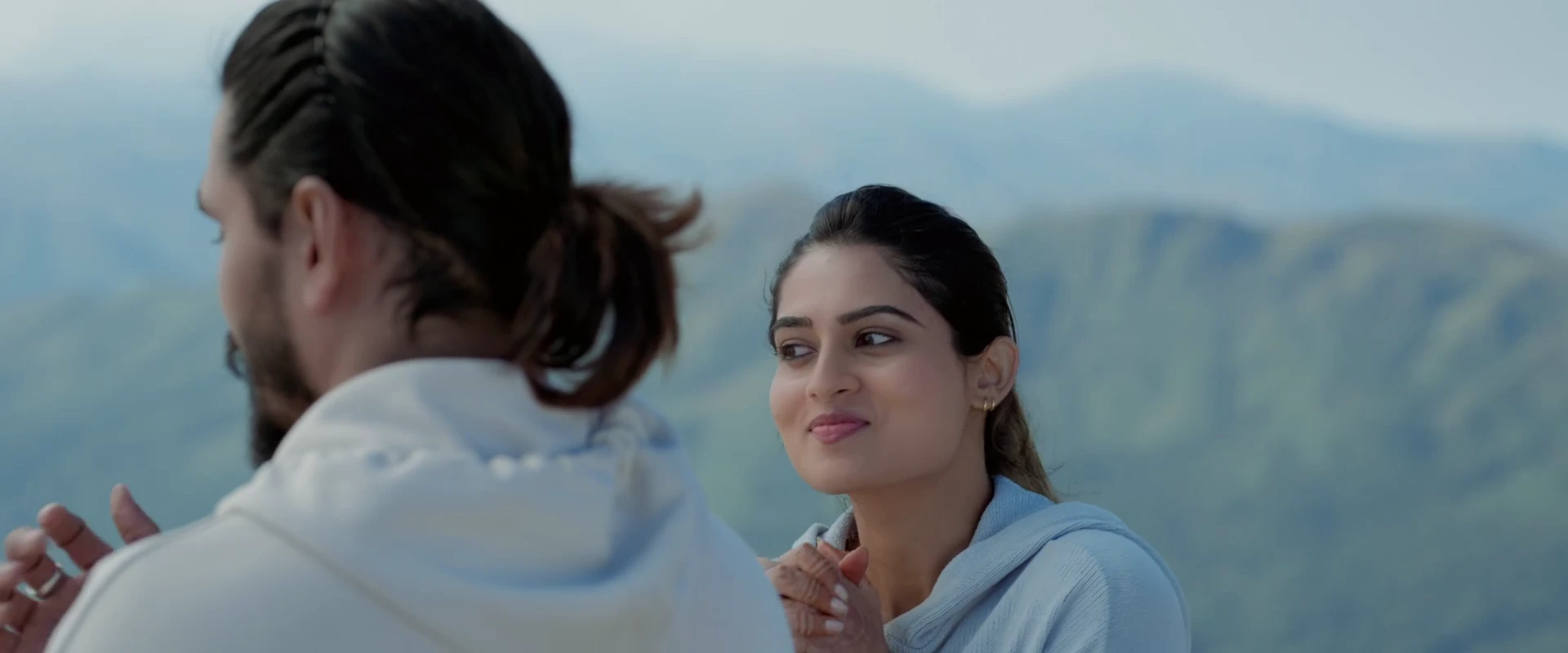 Moda Kavida Vaatavarana 2026 Hindi Dual Audio WEB-DL 720p – 480p – 1080p screenshot 3